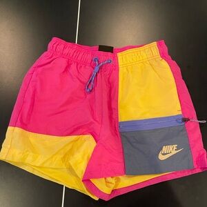 NIKE Sportswear Icon Clash Color-Block Shorts Women Running